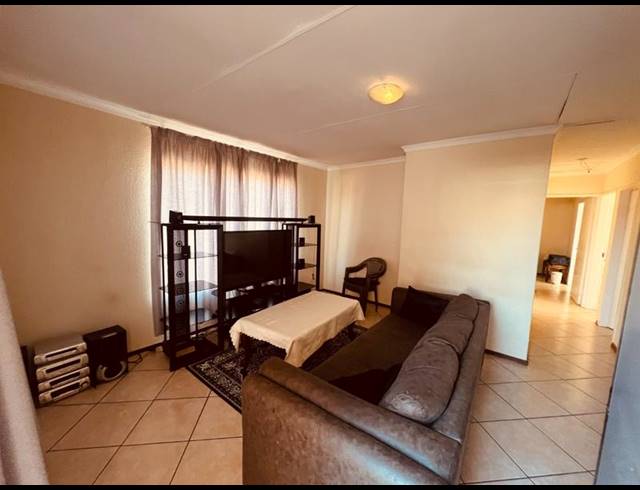 3 BEDROOM HOUSE FOR SALE IN THE ORCHARDS